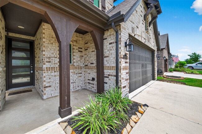 Building Photo - 23806 Pullin Market Dr