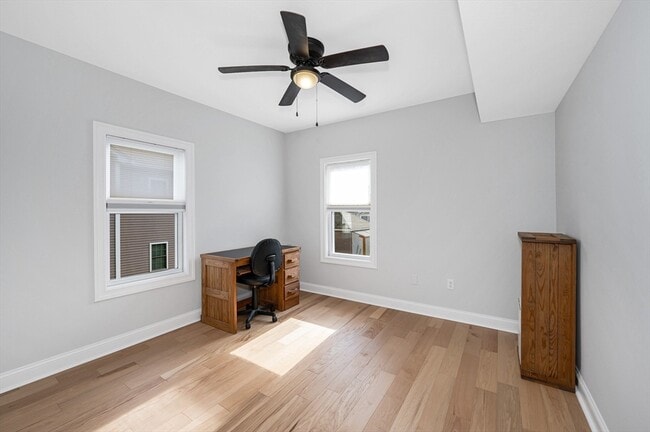 Building Photo - 146 S Pleasant St