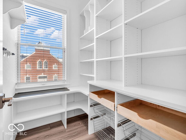 Building Photo - 962 Berkhamsted Ln