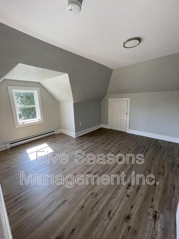Building Photo - 19 Fletcher Pl