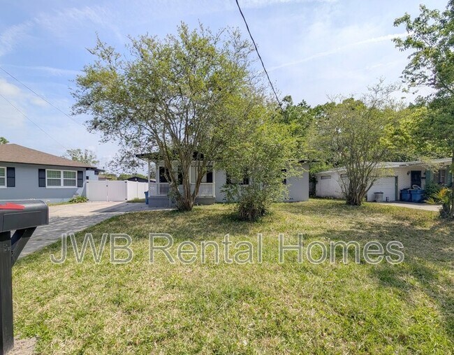 Building Photo - 5739 Bree Rd