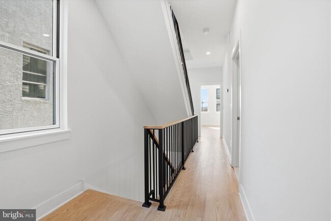 Building Photo - 222 Hermitage St