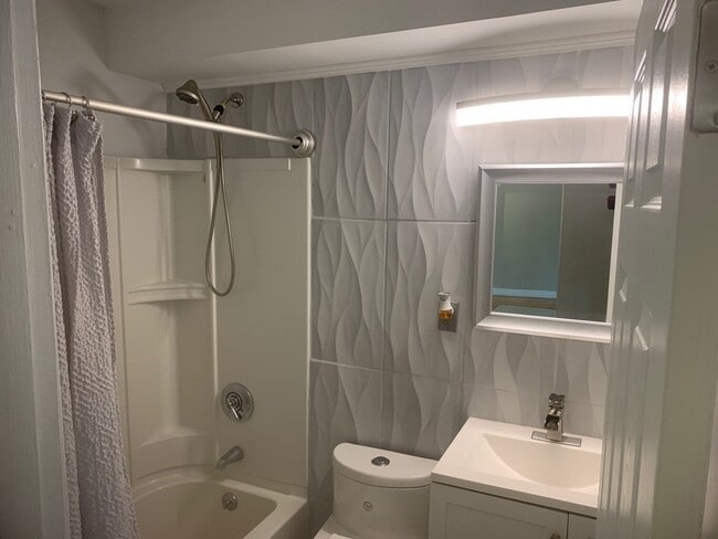 Building Photo - 790 Hyde Park Ave