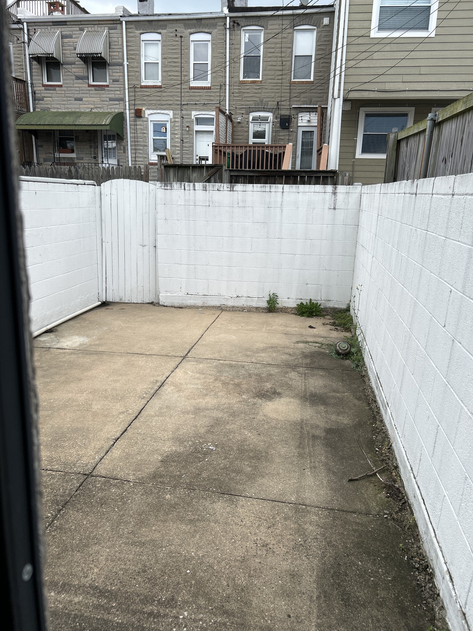 Building Photo - 517 S Ellwood Ave