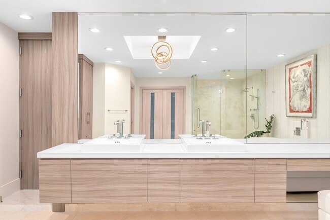 Building Photo - 17301 Biscayne Blvd