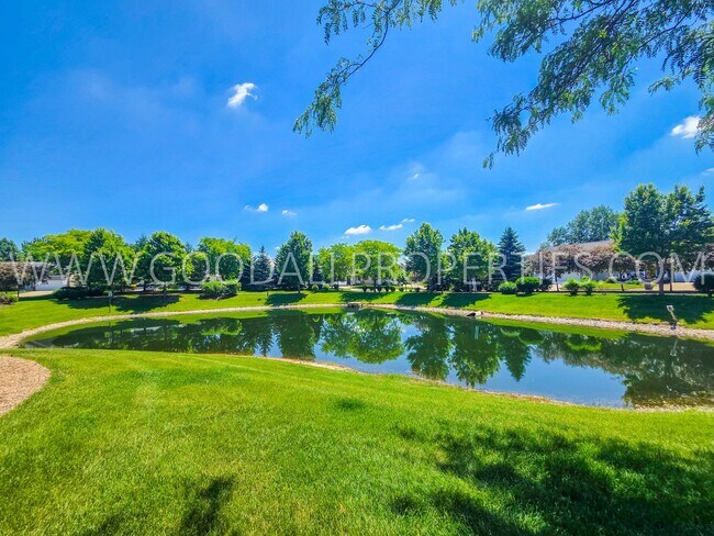 Building Photo - 9140 Greenspire Dr
