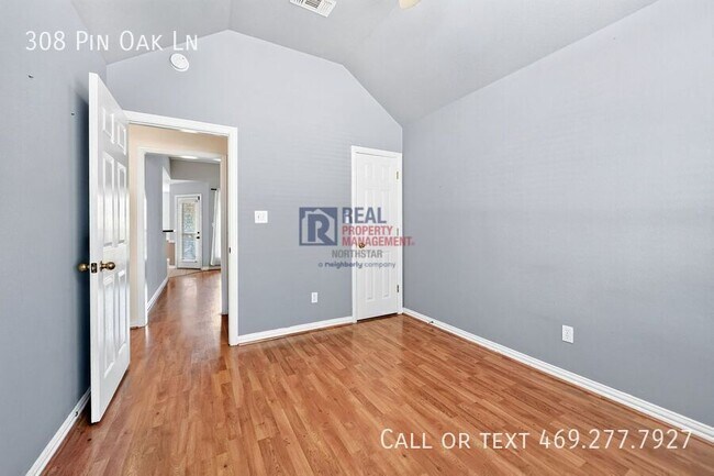 Building Photo - 308 Pin Oak Ln
