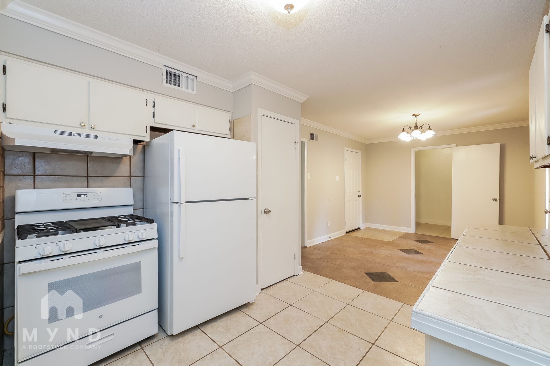 Building Photo - 3020 Normandy Dr