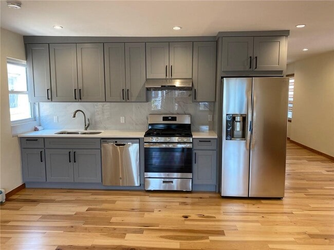 Building Photo - 65 Bay Ridge Pkwy
