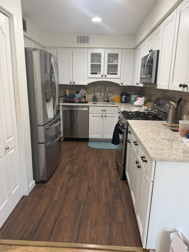 Building Photo - 507 Teal Plaza