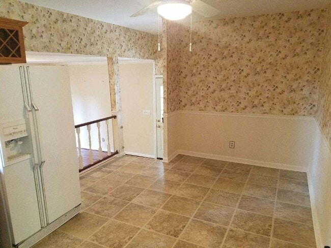 Building Photo - 3BR/1BA