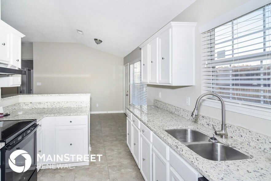 Building Photo - 4450 Shadow Leaf Cove N
