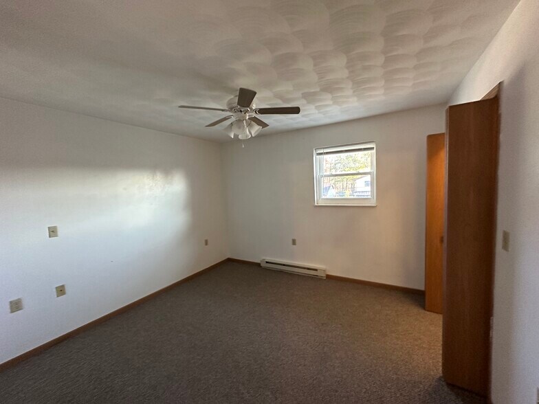 Bedroom 2 - 1010 Lakeshore Dr