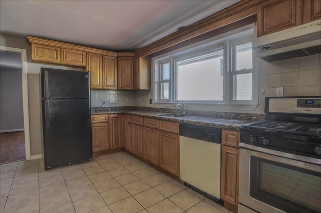 Building Photo - 125 Laidlaw Ave