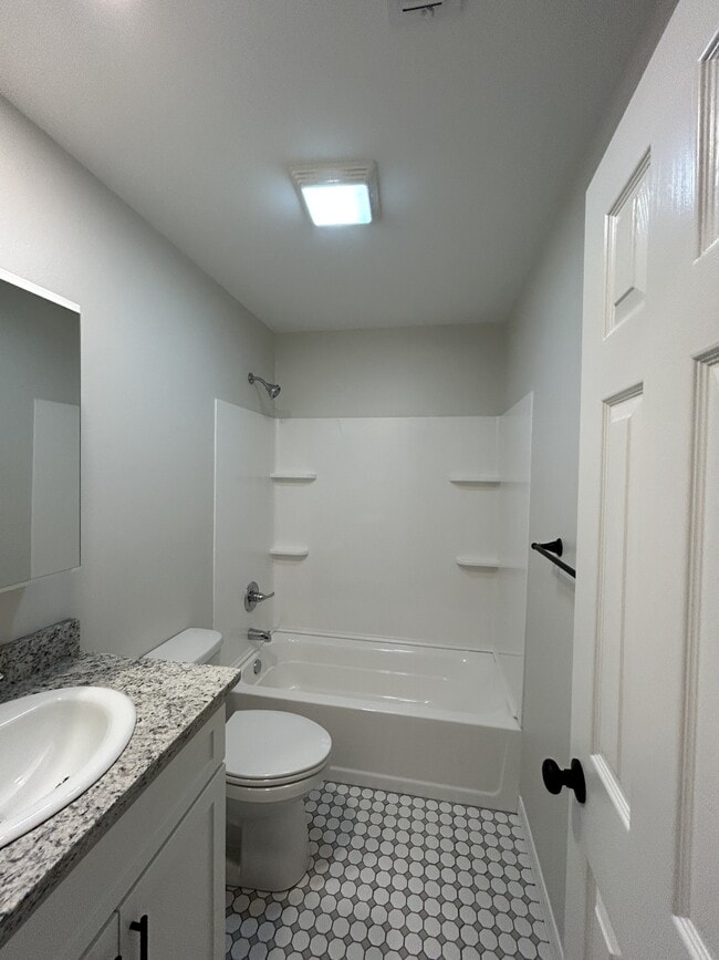 Building Photo - 2515 Kavanaugh Rd