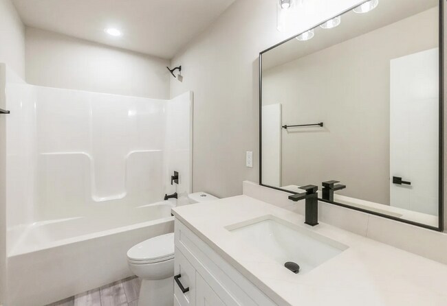 Building Photo - 14437 Springbrook Trl