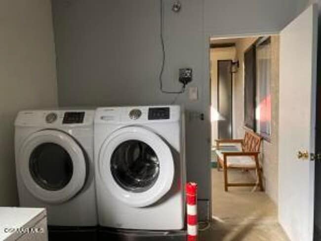 Building Photo - This is a lovely 2 bedroom, 1 1/2 bathroom...