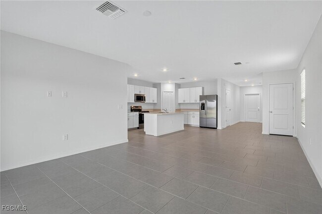 Building Photo - 19525 Fairhill Ct