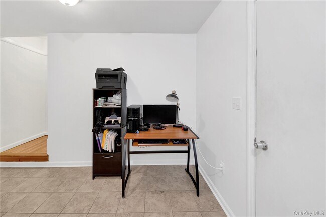 Building Photo - 752 Pelham Rd