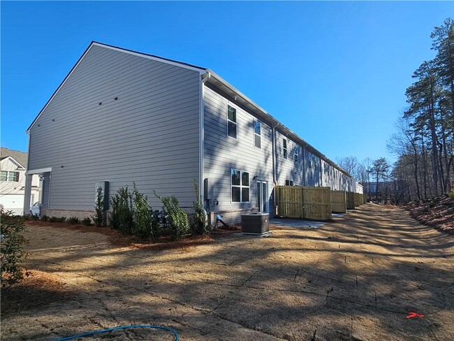 Building Photo - 3320 Greyton Dr