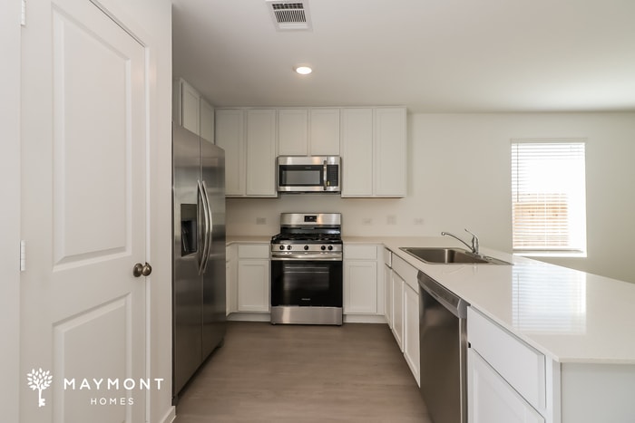 Building Photo - 3004 Majestic Sunrise Dr