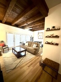 Building Photo - 1111 W 46th St