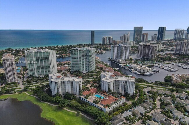 Building Photo - 20000 E Country Club Dr