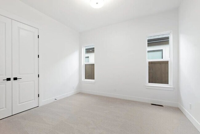 Building Photo - 11343 W Perthshire Ln