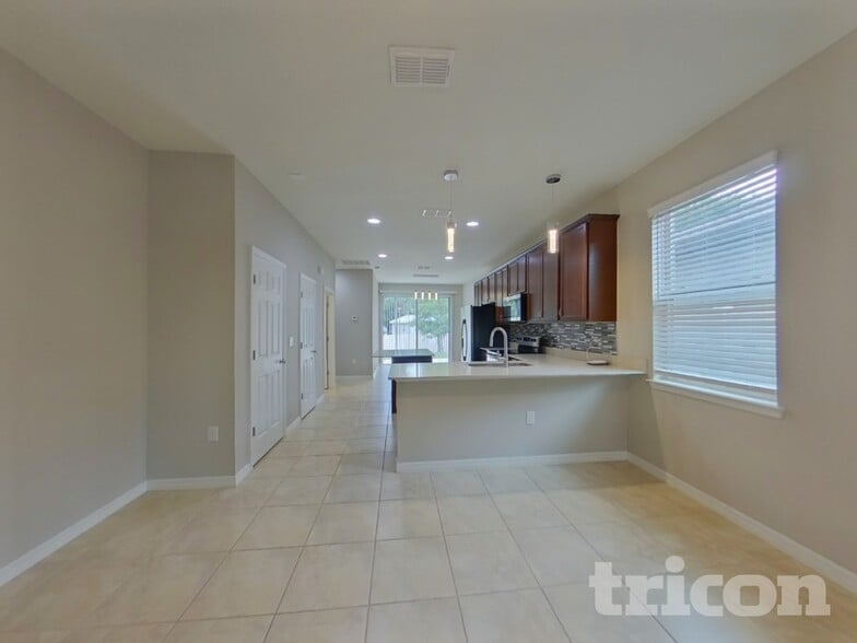 Building Photo - 2743 Red Horse Dr