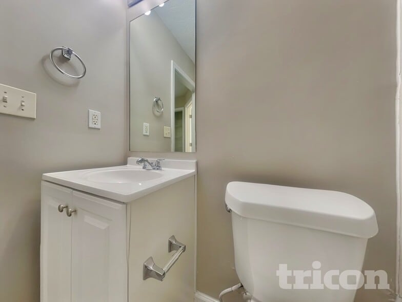 Building Photo - 845 Overlook Trail