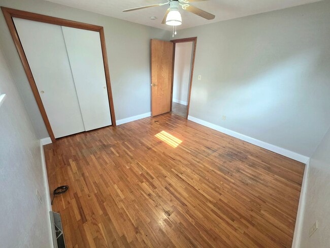 Building Photo - 3 Bedroom, 2 Bath House on Brink Avenue