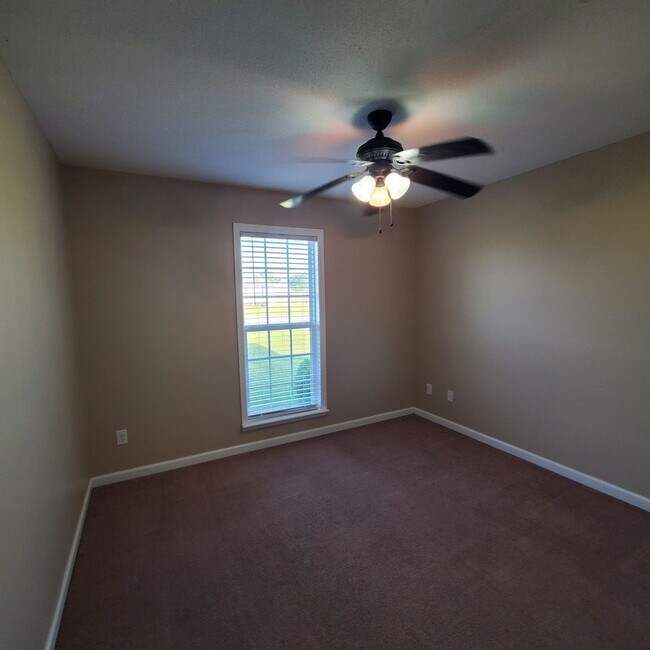 Building Photo - Tranquil Oasis: Spacious 4BR Home with Mod...