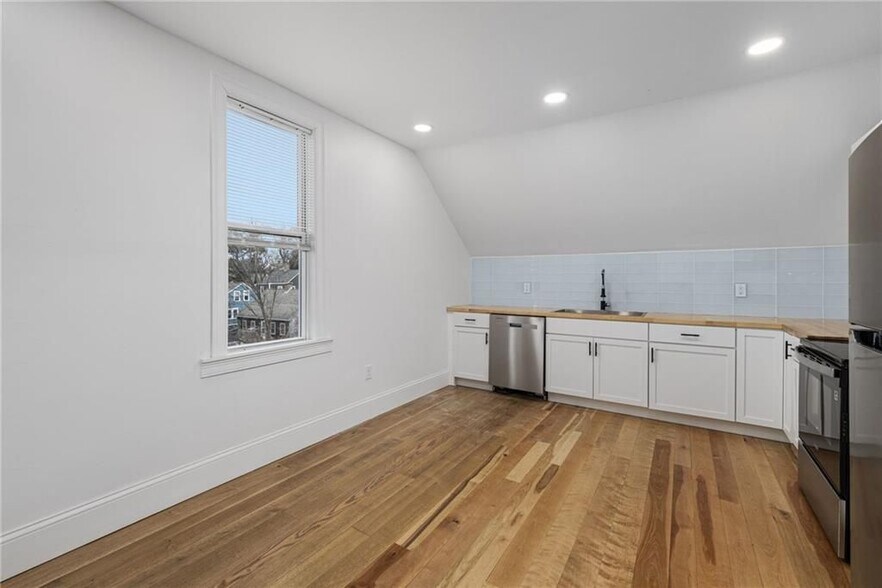 Building Photo - 30 Cypress St