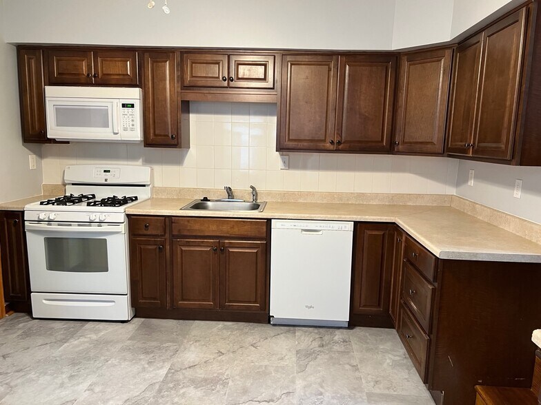 Kitchen 13 x 12 - 1419 Morling Ave