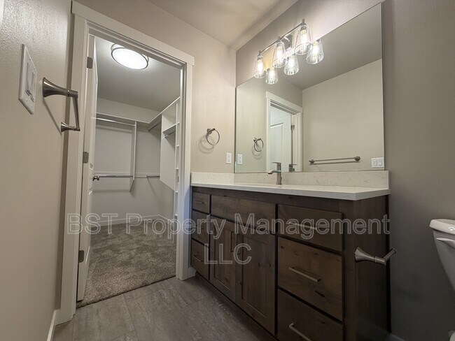 Building Photo - 4025 Filbert Ave NE