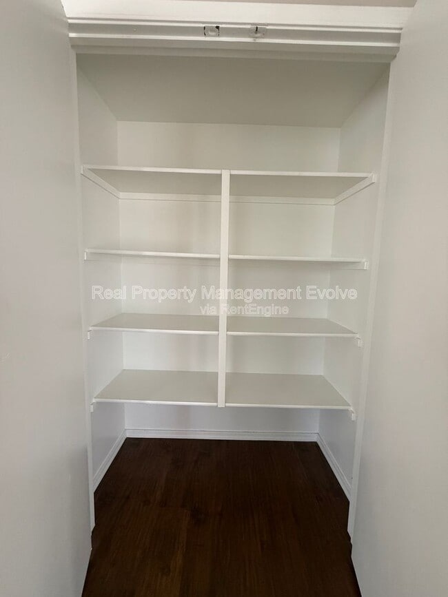 Building Photo - 7238 S 42nd Ln