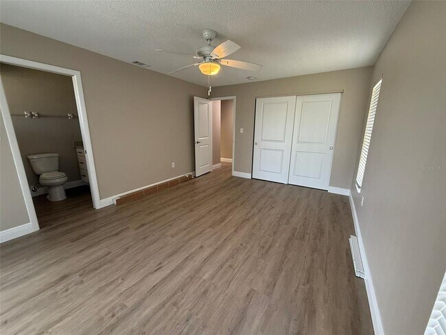 Building Photo - 3111 Riverside Dr