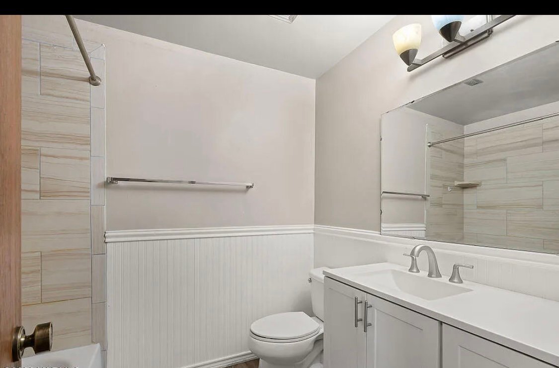 Building Photo - 206 N 72nd Ave