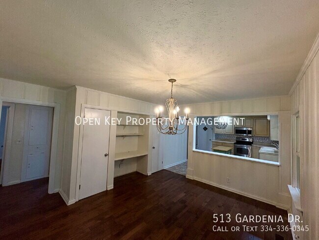 Building Photo - 513 Gardenia Dr