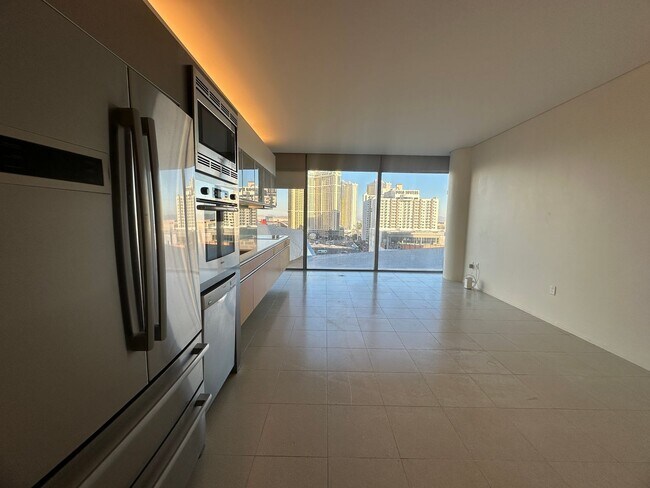 Building Photo - Furnished High-Rise on The Strip