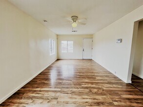 Building Photo - Renovated 4-bedroom home!
