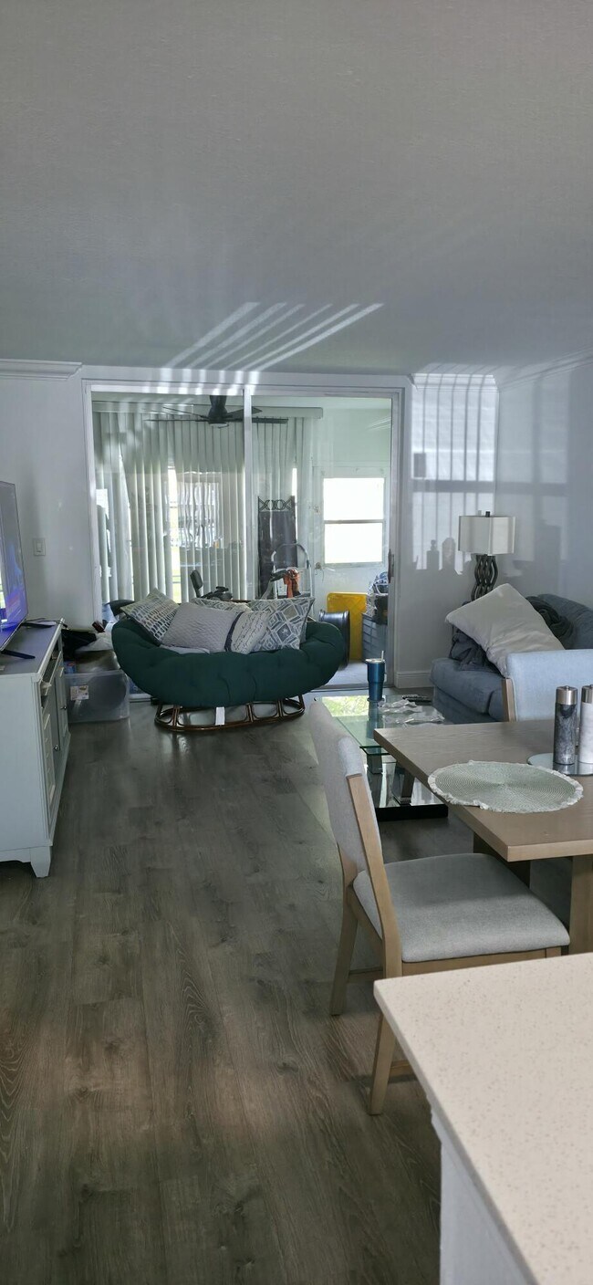 Building Photo - 6091 NW 61st Ave