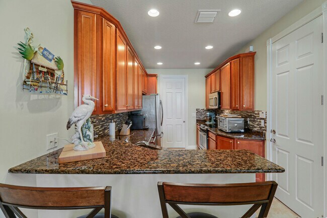 Building Photo - 1323 N Jeaga Dr