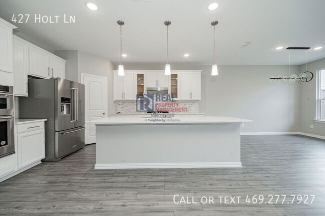 Building Photo - 427 Holt Ln