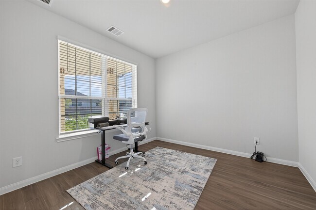 Building Photo - 3025 Waxwing Dr