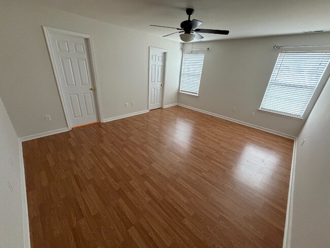 Building Photo - 45 Anchor Ln