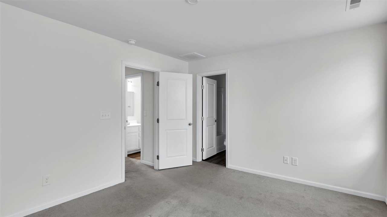 Building Photo - 992 Rushing Ln