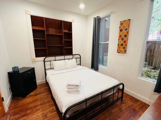 Building Photo - 3209 W Fairview Pl