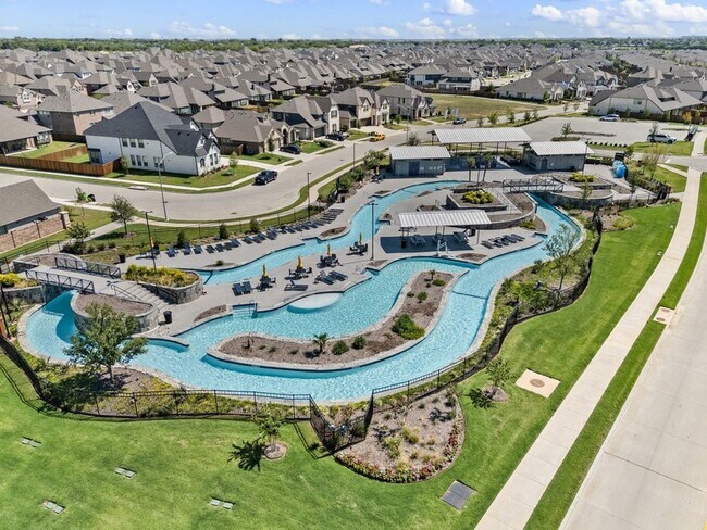 Building Photo - 1216 W Yarrow Ave