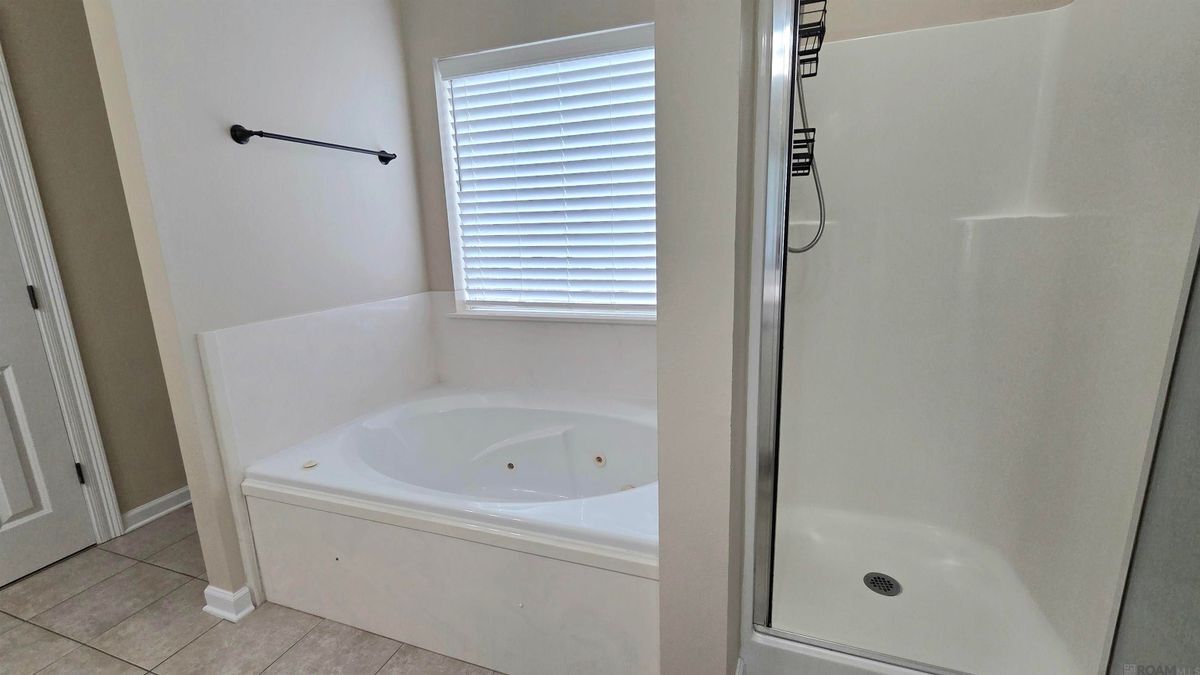 Building Photo - 2934 Nicholson Lake Dr